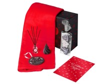 Подарочный набор с пледом, свечой и диффузором, красный