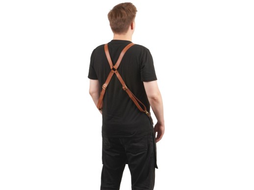 Фартук из натуральной кожи флотер Материал: натуральная кожа КРС, цвет фартука: черный, цвет ремней: светлый бук, фурнитура из металлического сплава ЦАМ, цвет фурнитуры: антик, размер универсальный