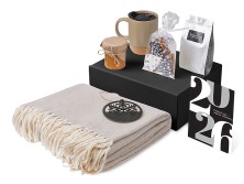 Подарочный набор c пледом, кружкой и вареньем, бежевый