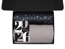 Подарочный набор c пледом, кружкой и вареньем, красный