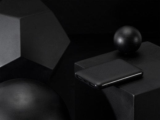 Портативное зарядное устройствоGrind, 5000 mAh, черный с нанесением логотипа с нанесением логотипа